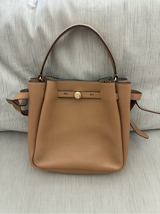 Tory Burch Handbags - Tory Burch Caramel Brown Pebbled Leather Romy bag